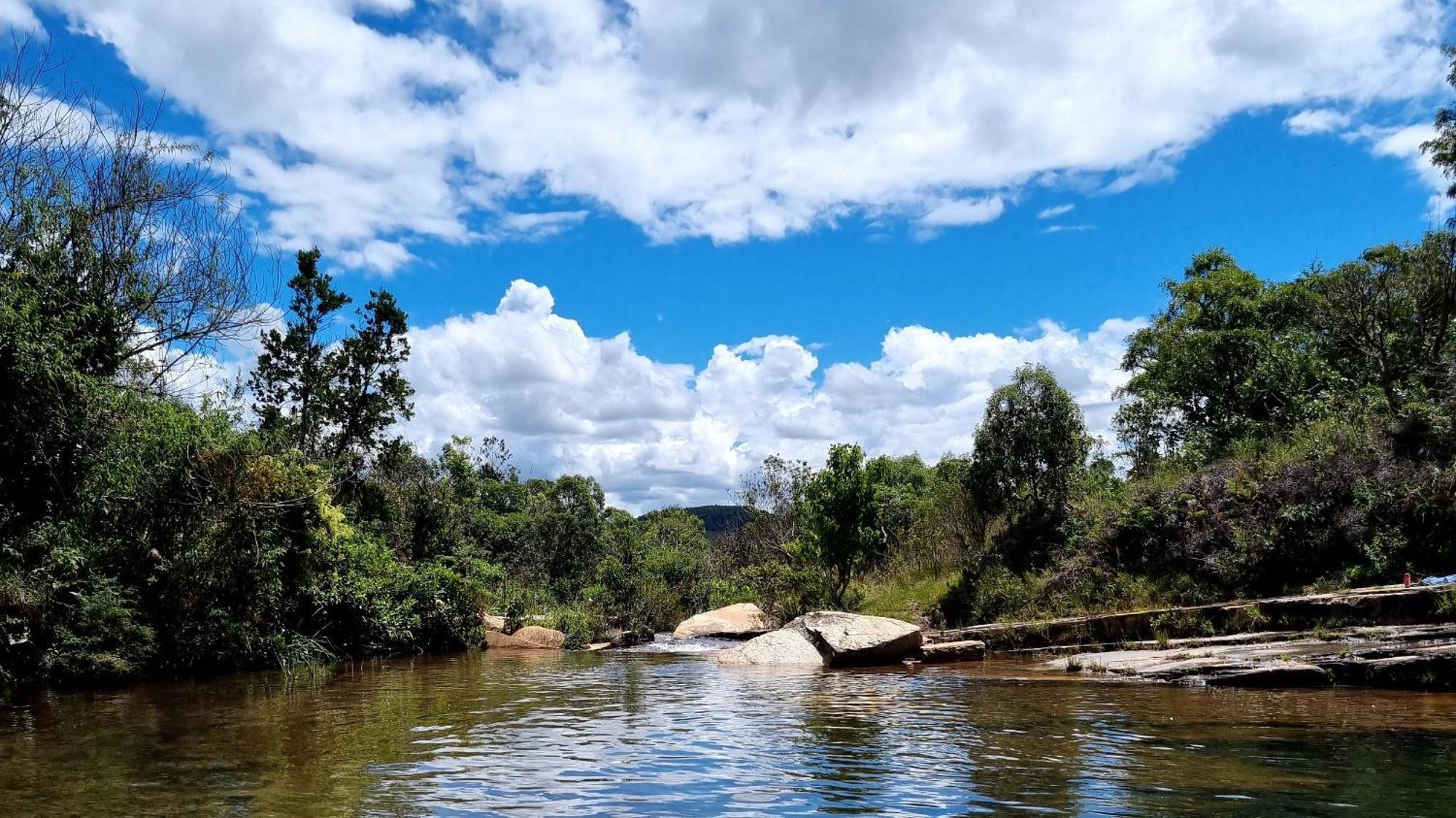 Chalés Pão Sobre Ás Águas Carrancas Esterno foto