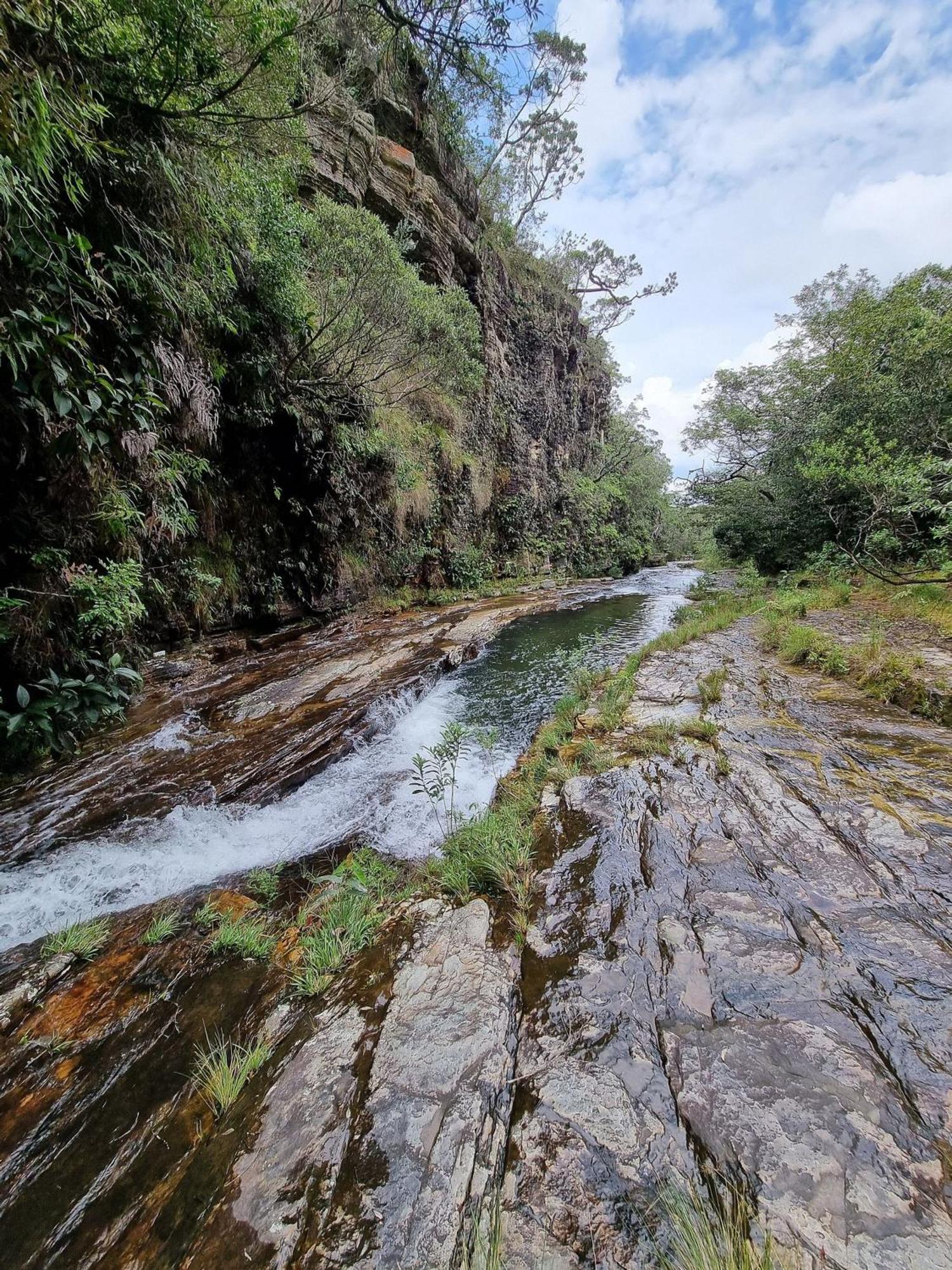 Chalés Pão Sobre Ás Águas Carrancas Esterno foto